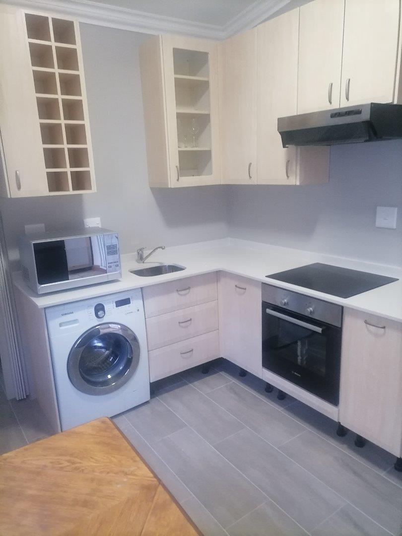 To Let 1 Bedroom Property for Rent in Heldervue Western Cape